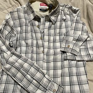 Wrangler gray and white plaid button down